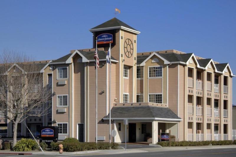 Motel Howard Johnson By Wyndham Middletown Newport Area Extérieur photo